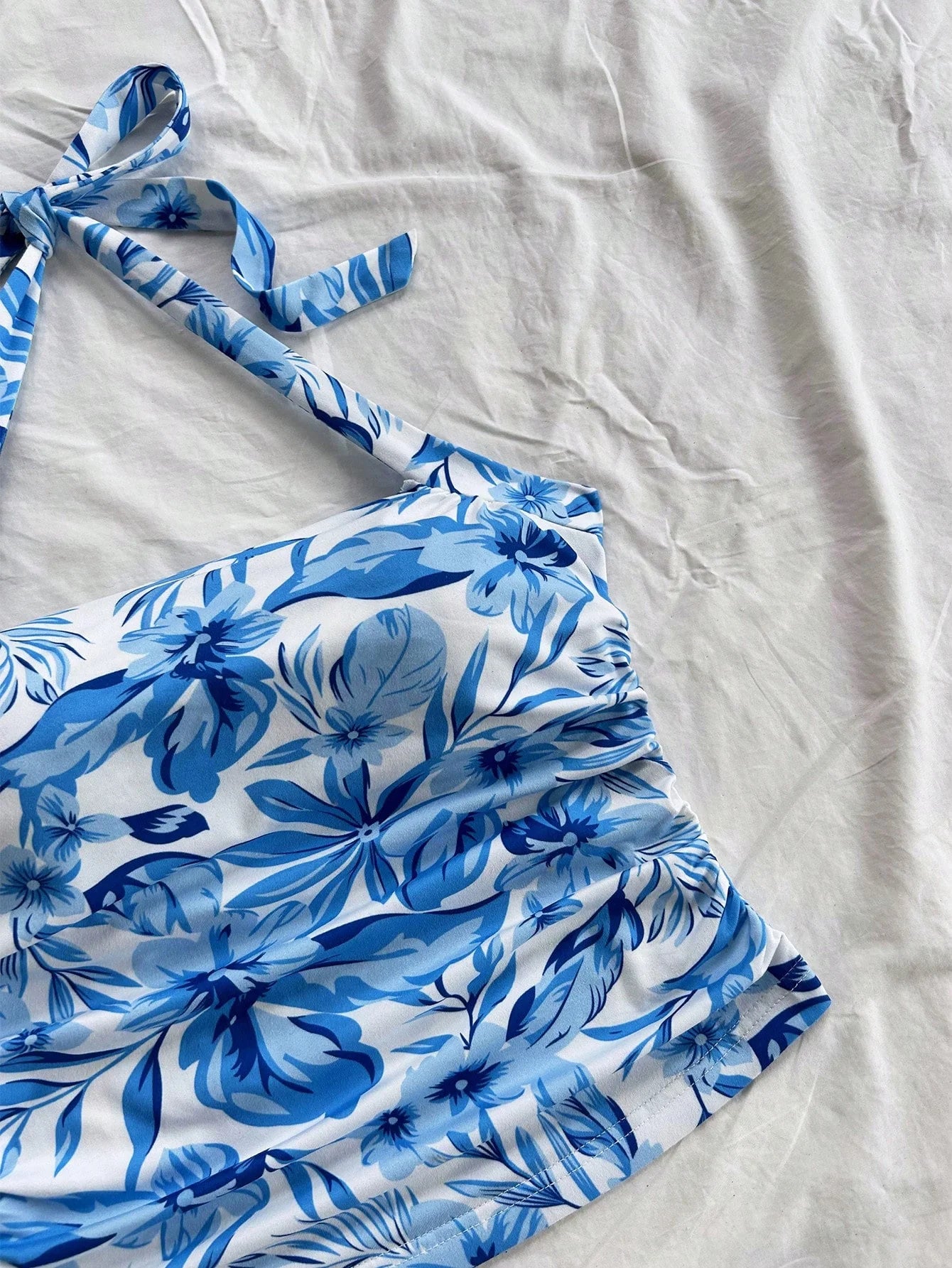 cropped top，Women's vacation open collar blue and white printed pleated lace up backless vest